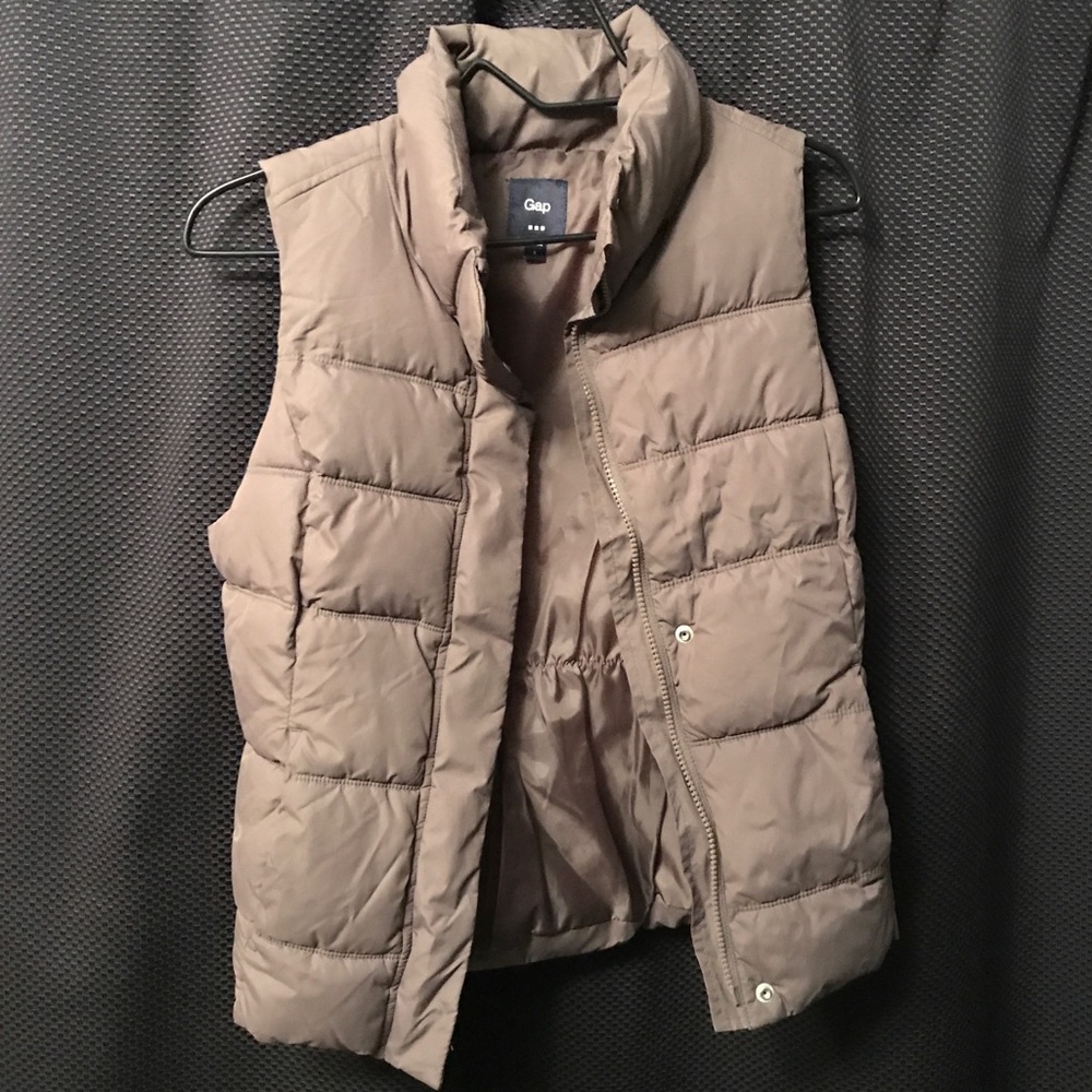 Gap Grey Puffer Vest